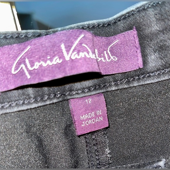 Gloria Vanderbilt Sadie Slim Black Denim Jeans. Size 12 - Picture 7 of 8
